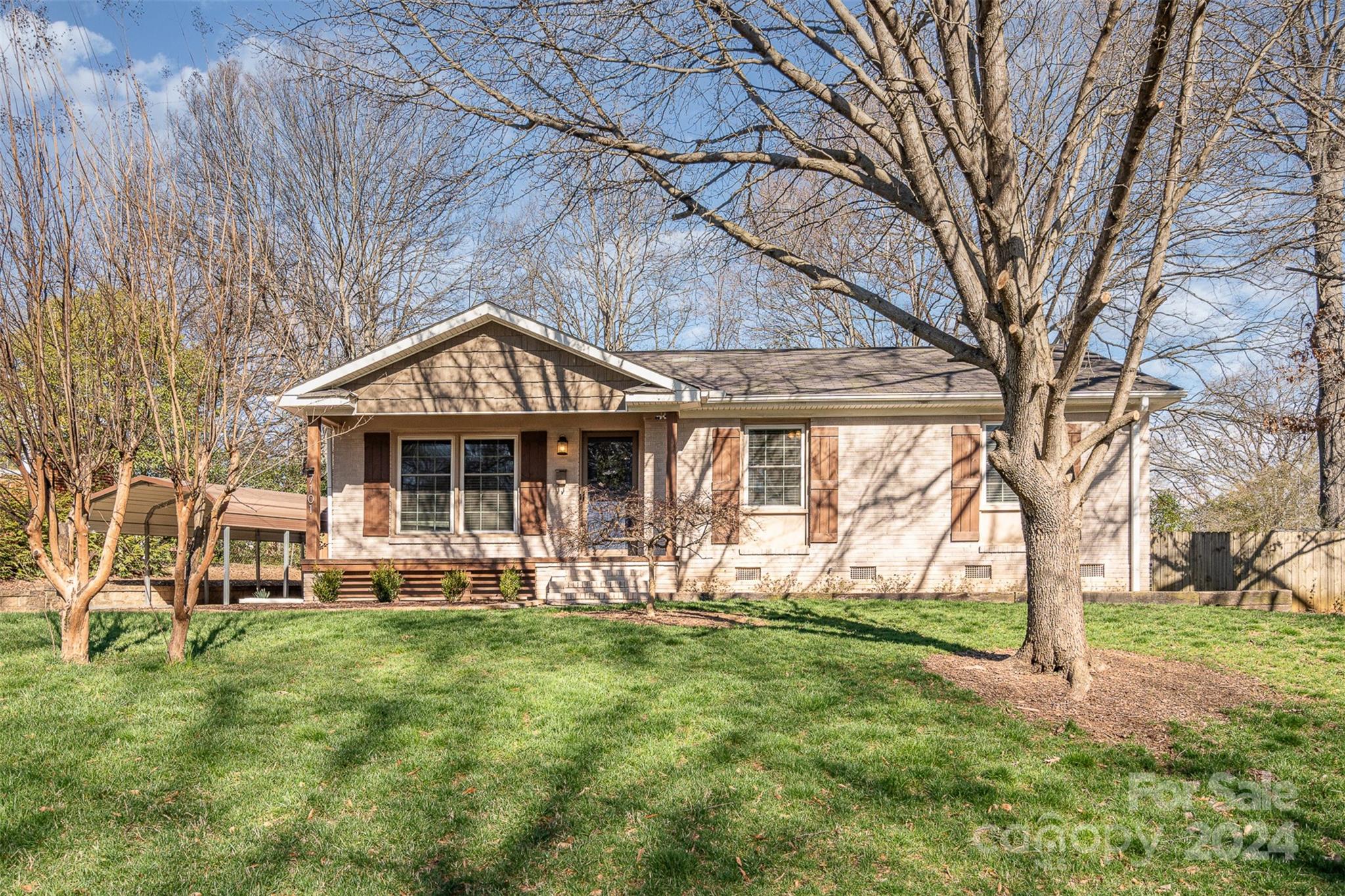 7101 Woodstream Drive Charlotte NC 28210