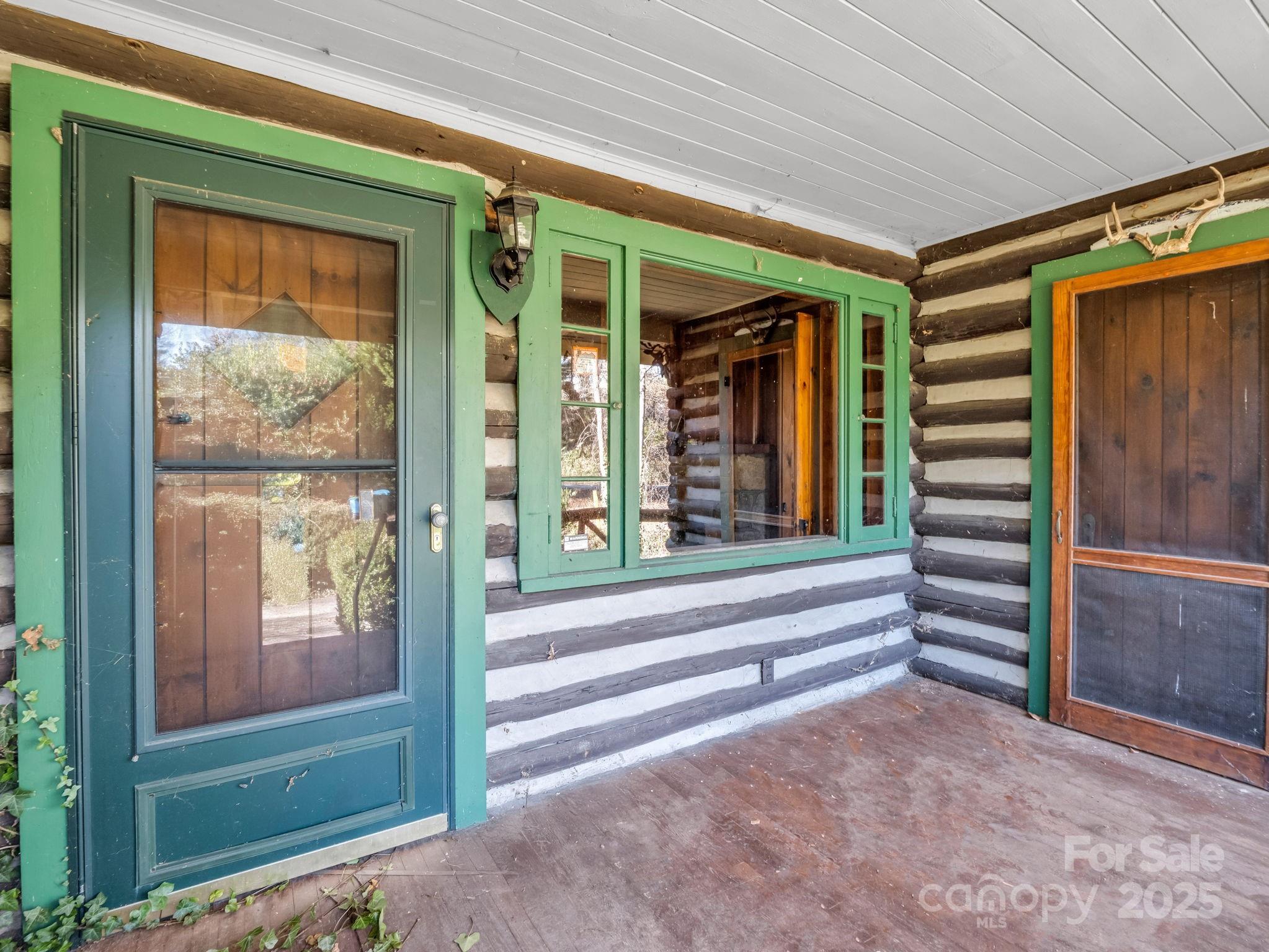 541 Broadway Street Hendersonville NC 28739