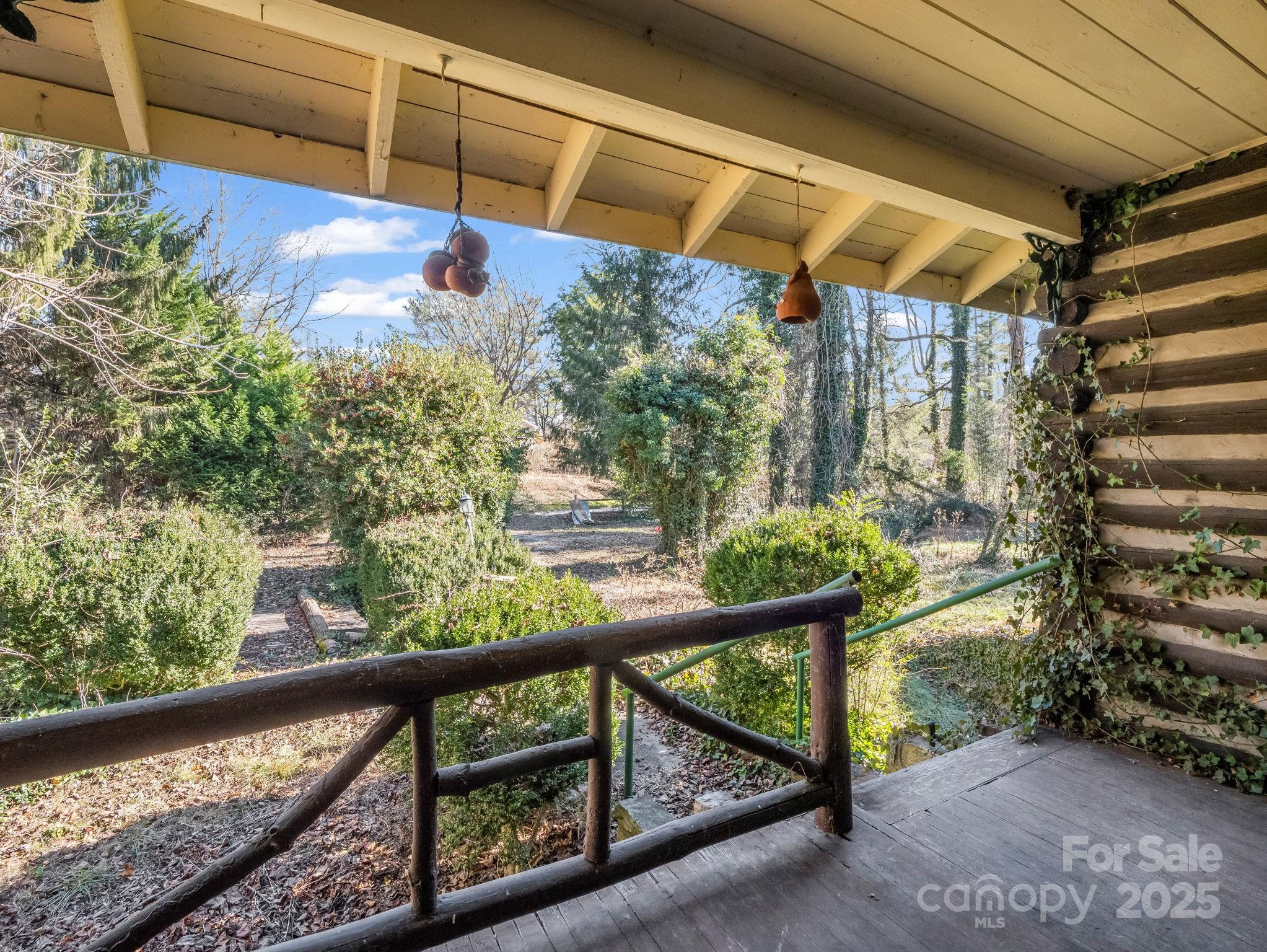 541 Broadway Street Hendersonville NC 28739