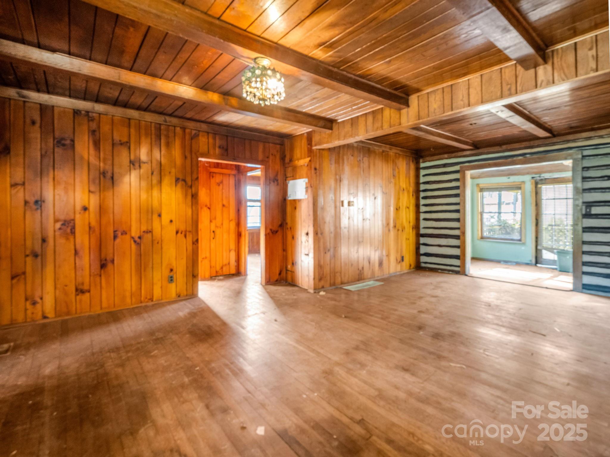 541 Broadway Street Hendersonville NC 28739