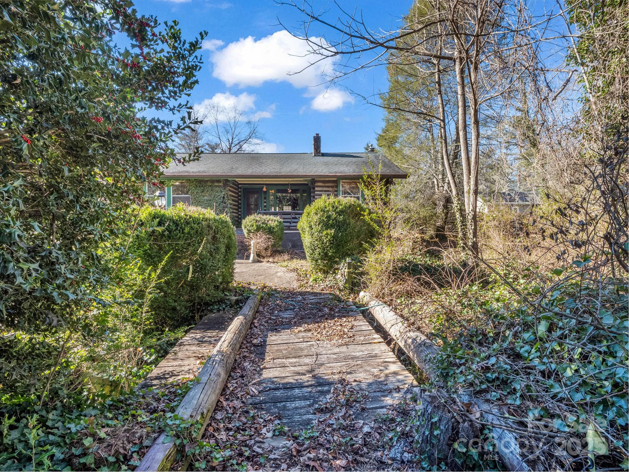 541 Broadway Street Hendersonville NC 28739