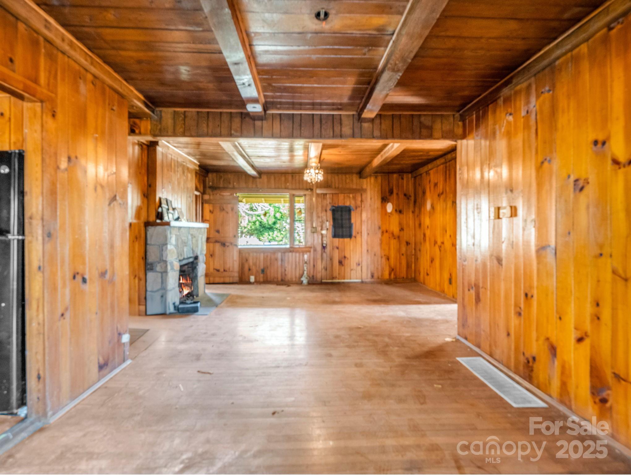 541 Broadway Street Hendersonville NC 28739