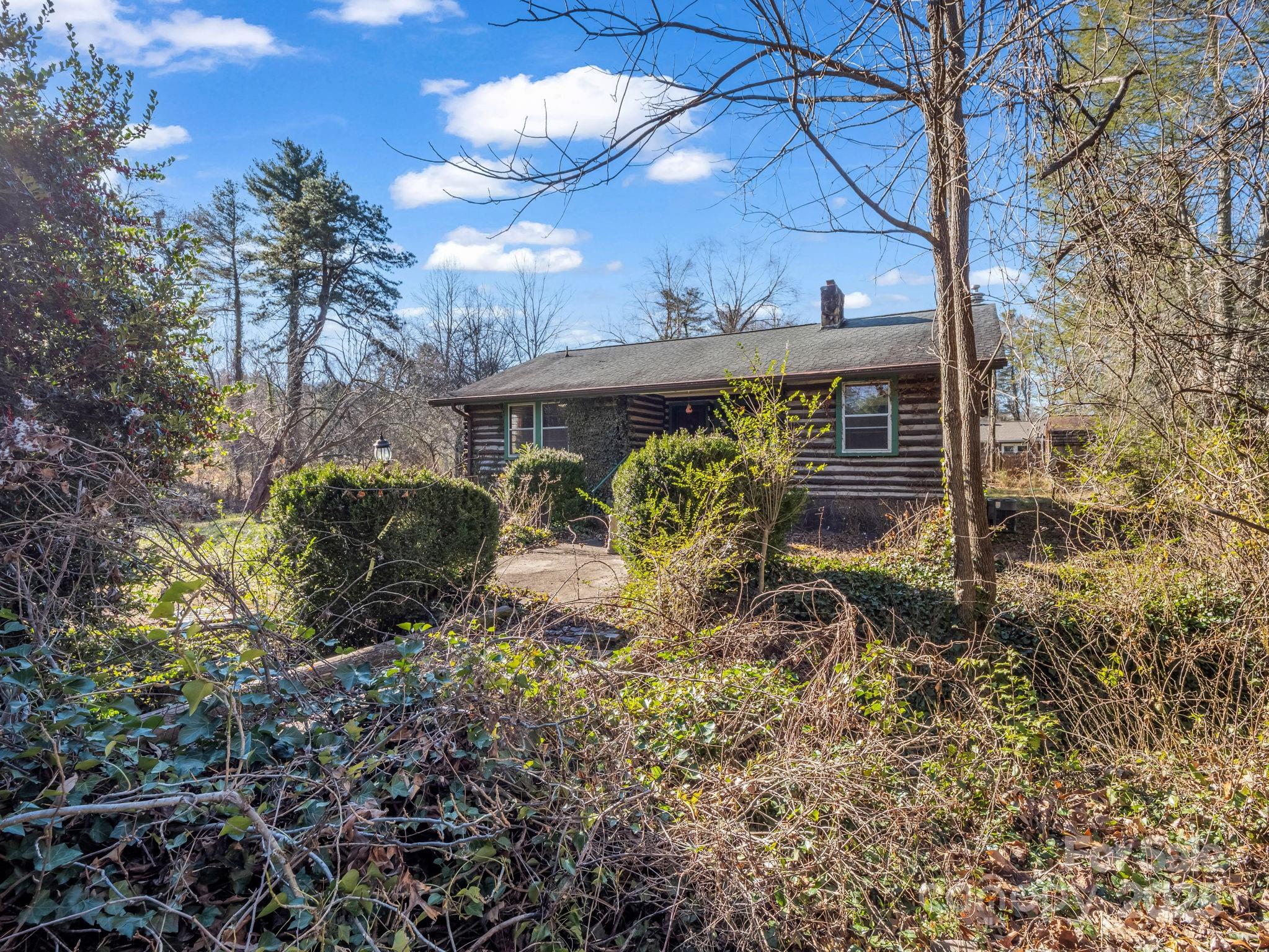541 Broadway Street Hendersonville NC 28739