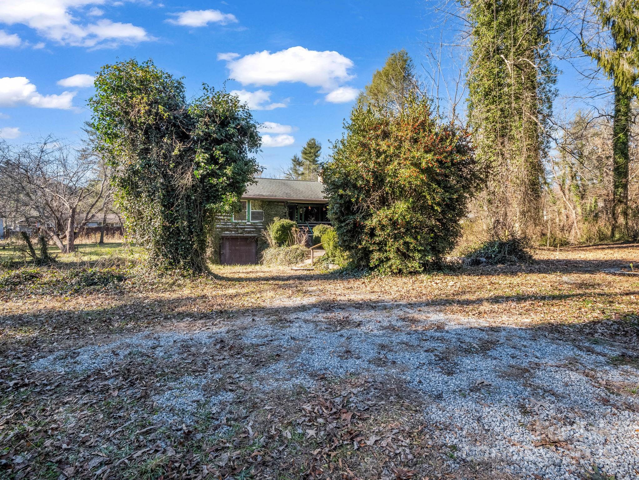 541 Broadway Street Hendersonville NC 28739