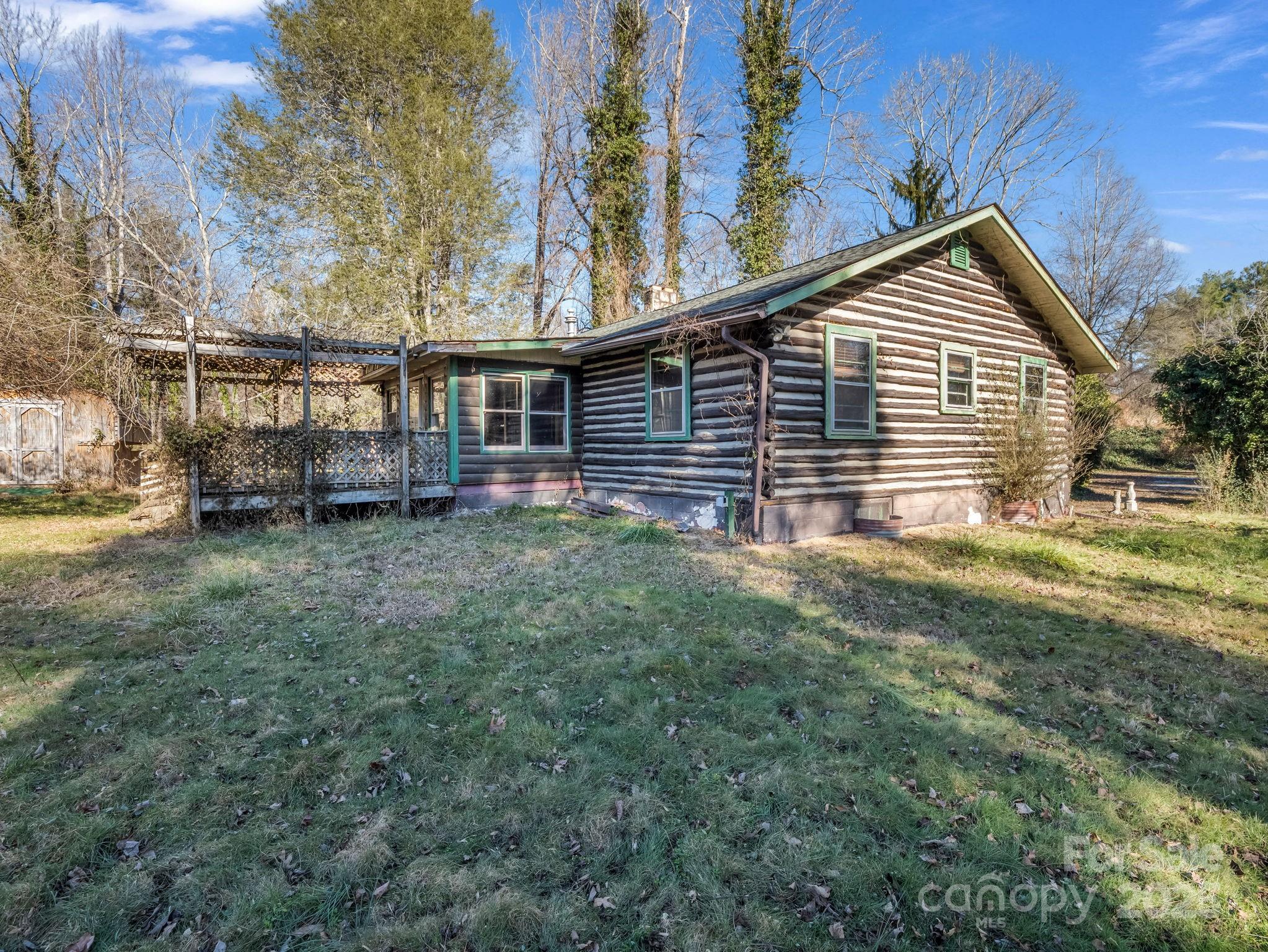 541 Broadway Street Hendersonville NC 28739