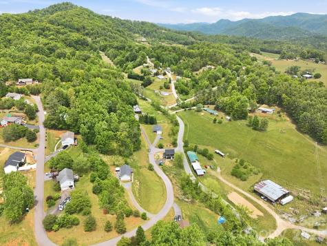 10 Scarlett Ridge Drive Marshall NC 28753