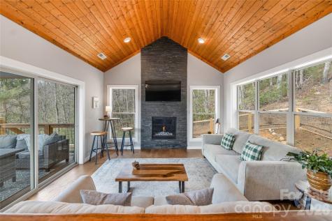 54 Weldon Way Fairview NC 28730