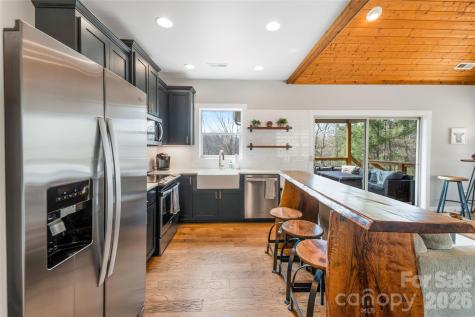 54 Weldon Way Fairview NC 28730