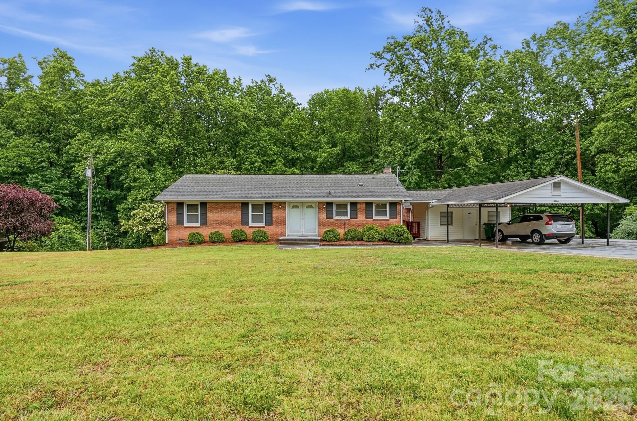 6704 Alanbrook Road Charlotte NC 28215