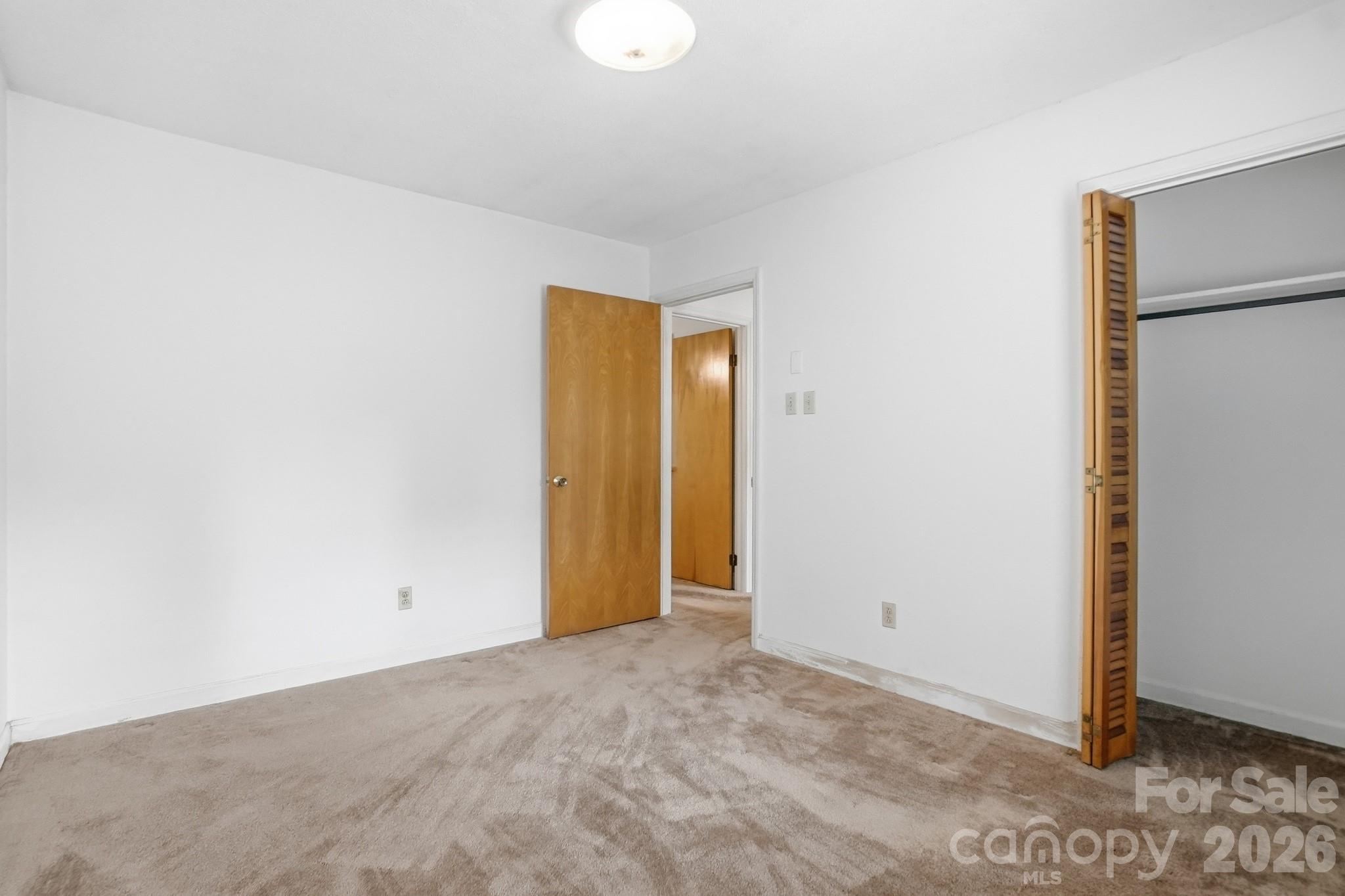 6704 Alanbrook Road Charlotte NC 28215