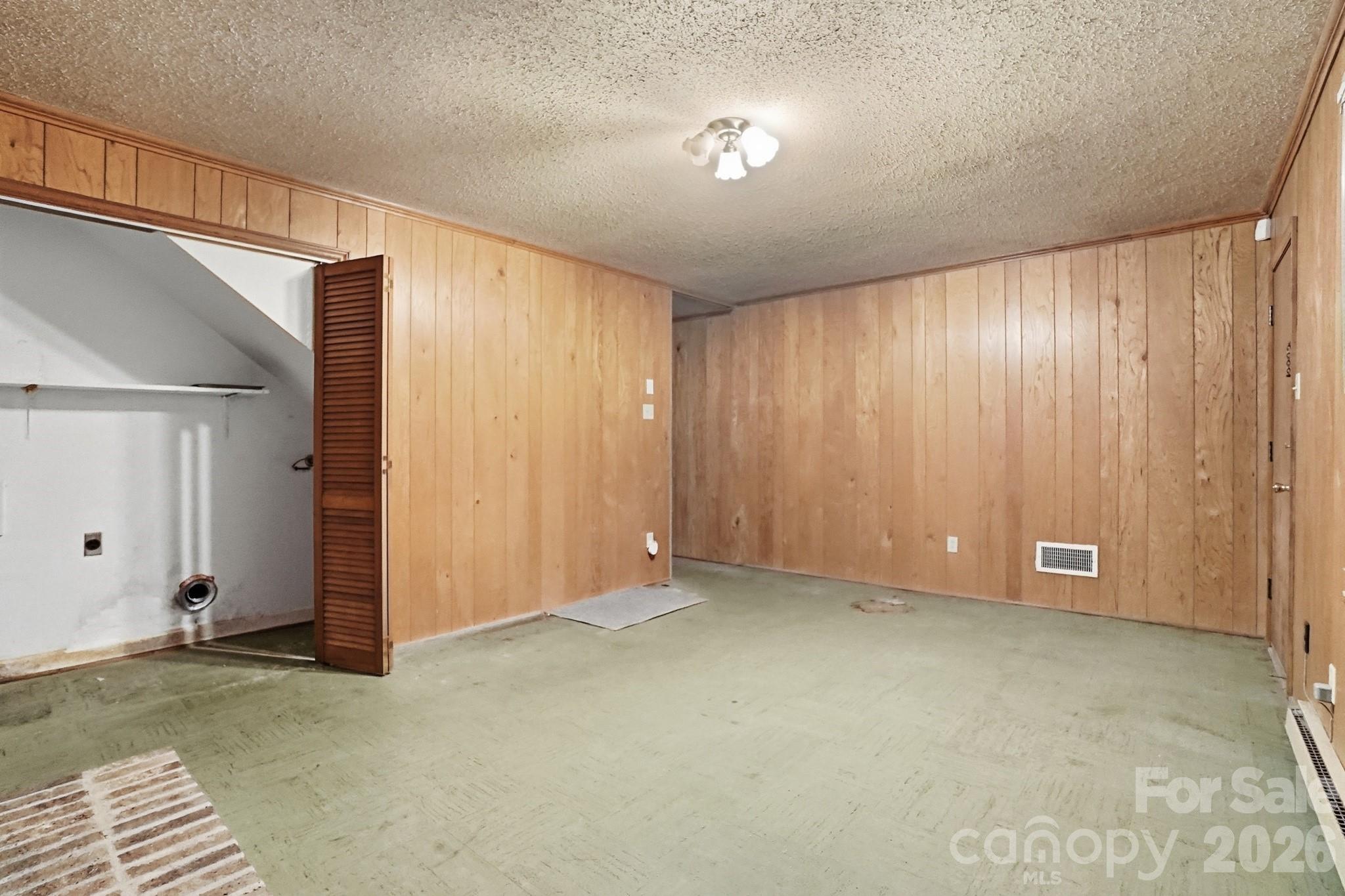 6704 Alanbrook Road Charlotte NC 28215