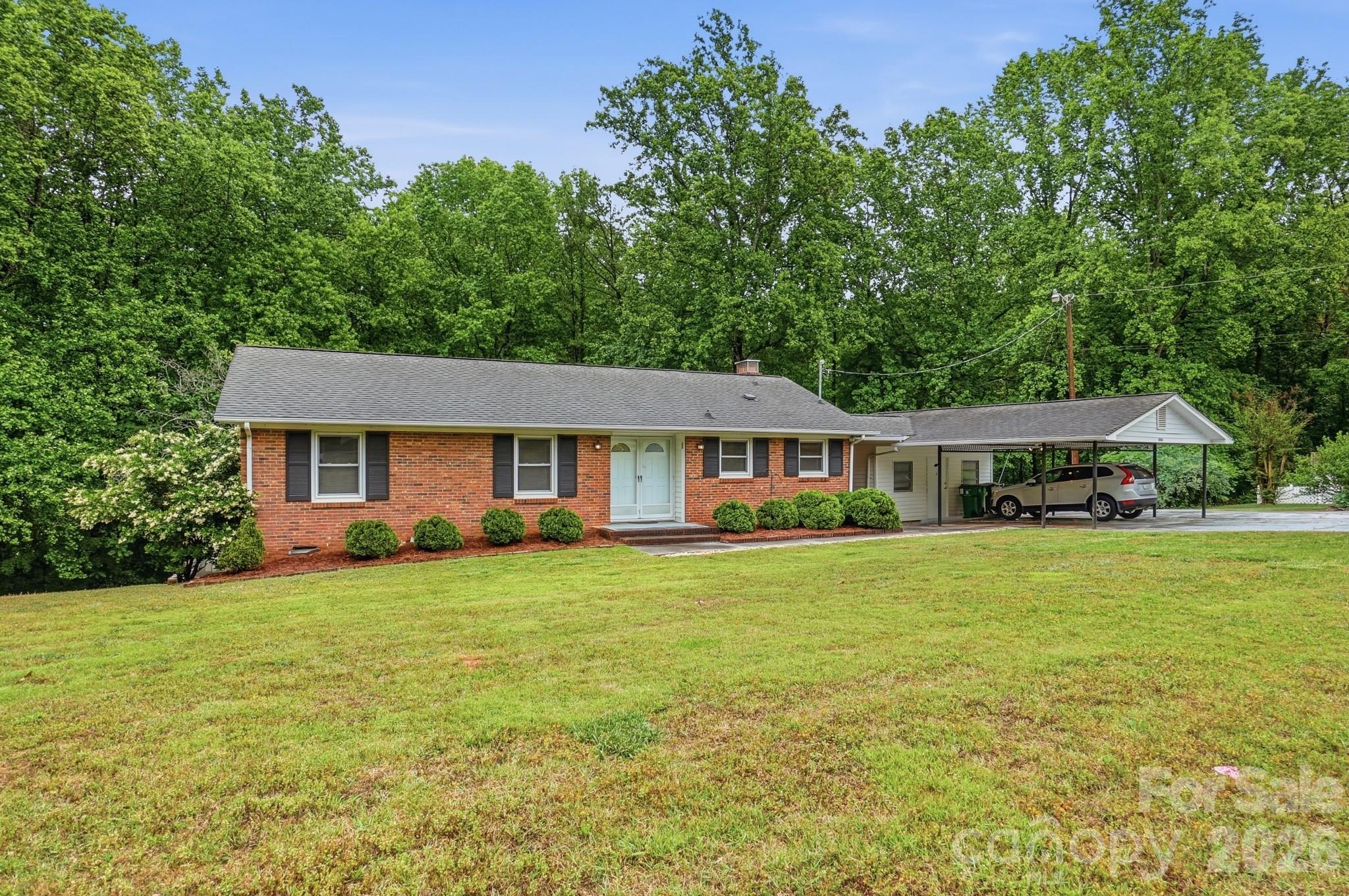 6704 Alanbrook Road Charlotte NC 28215