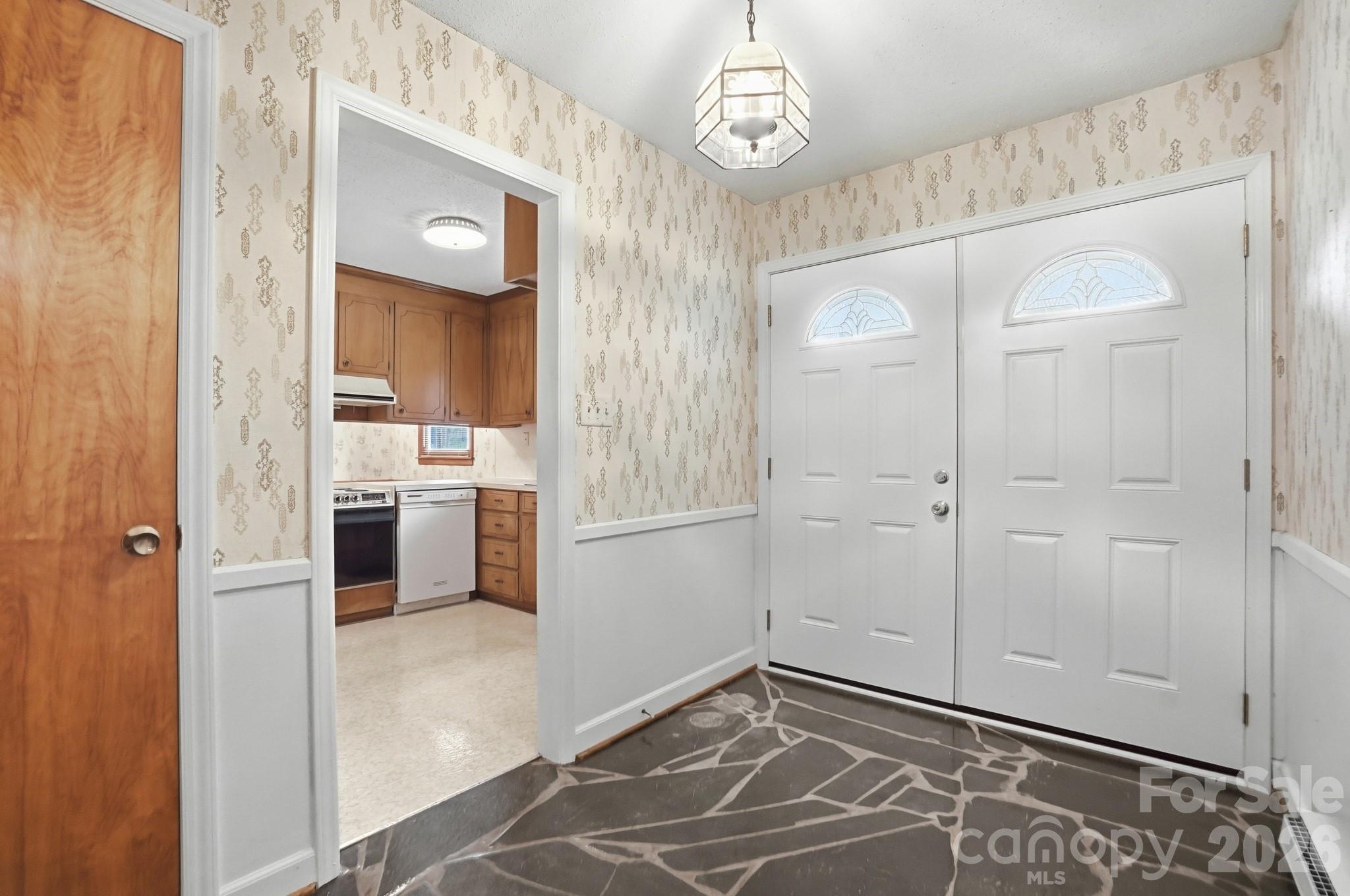 6704 Alanbrook Road Charlotte NC 28215