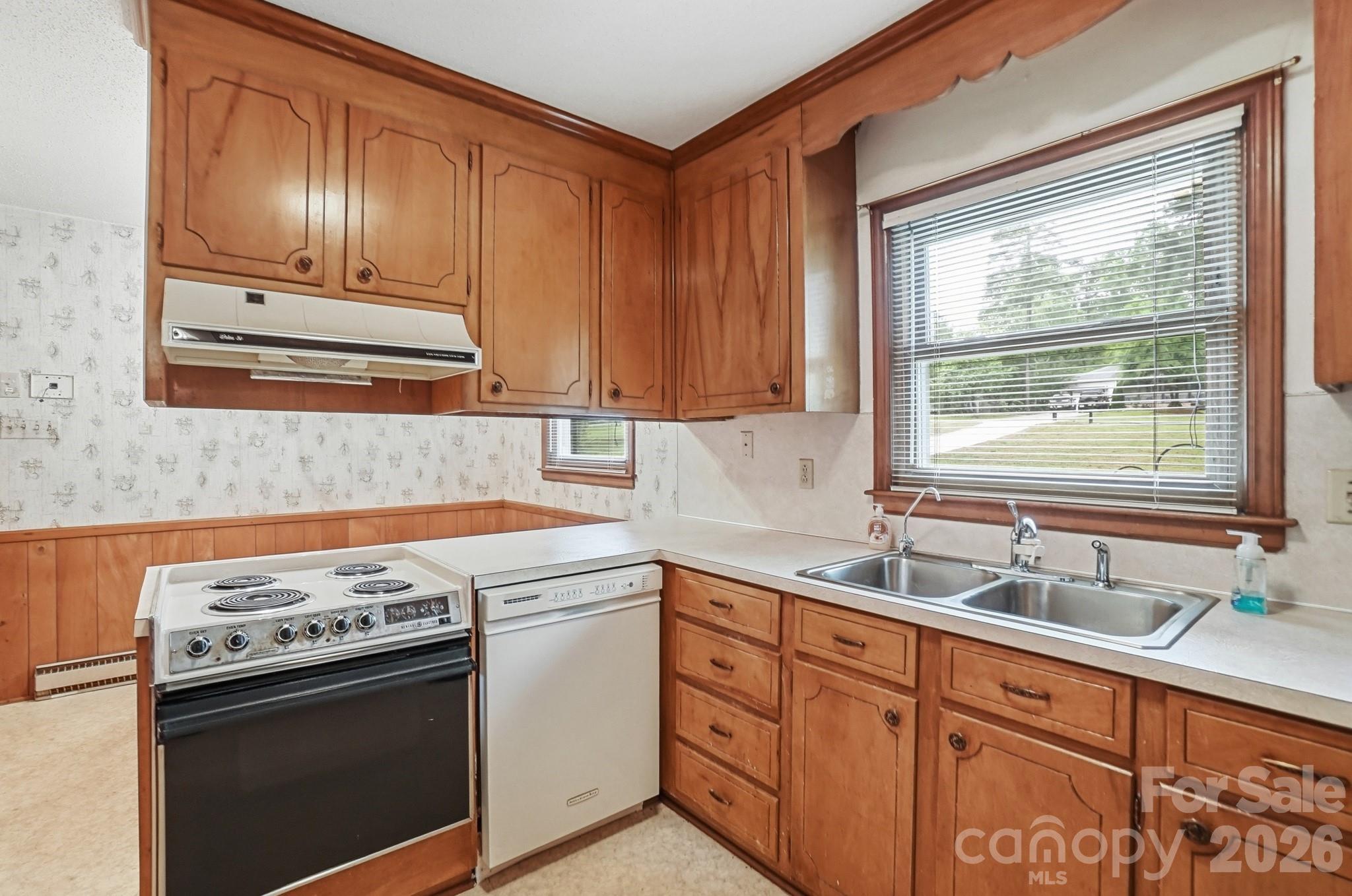 6704 Alanbrook Road Charlotte NC 28215
