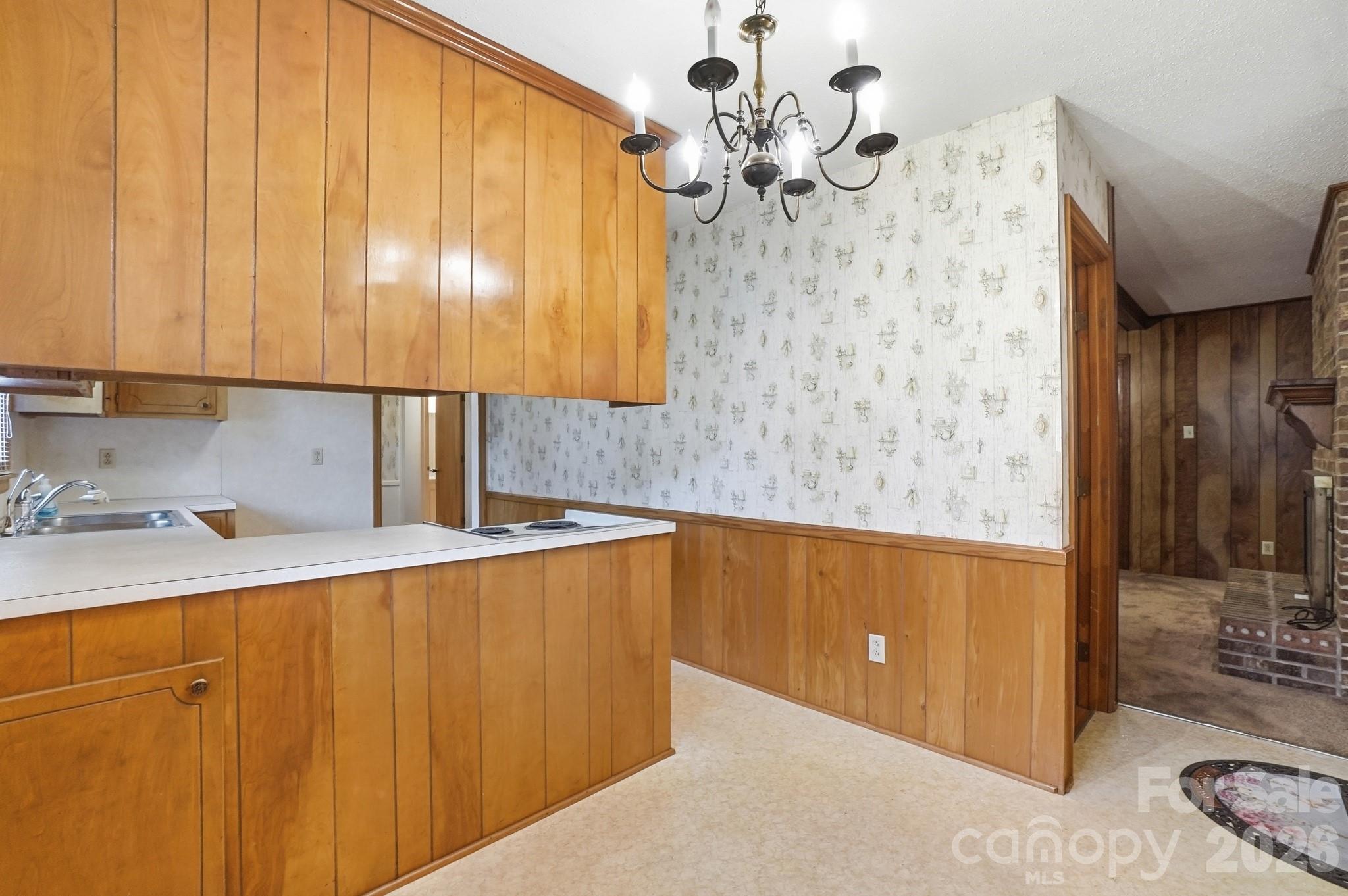 6704 Alanbrook Road Charlotte NC 28215