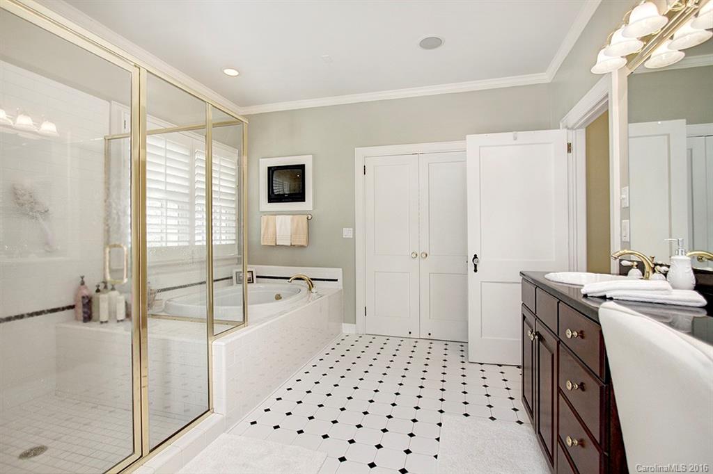 1543 Providence Drive Charlotte NC 28211