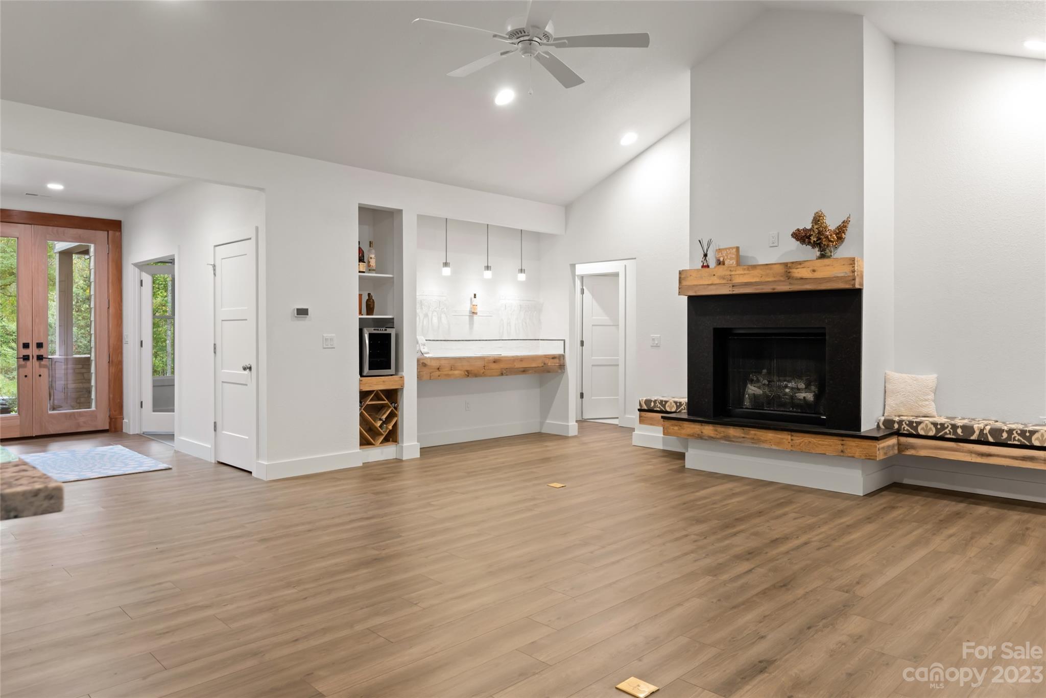160 N Ridgeview Hill Drive Hendersonville NC 28791