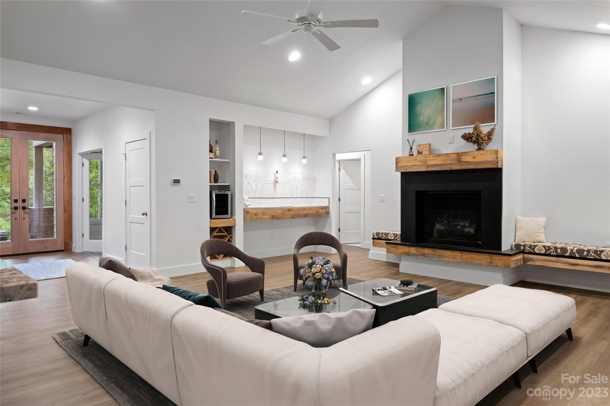 160 N Ridgeview Hill Drive Hendersonville NC 28791