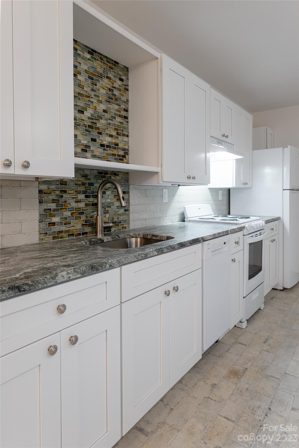 160 N Ridgeview Hill Drive Hendersonville NC 28791
