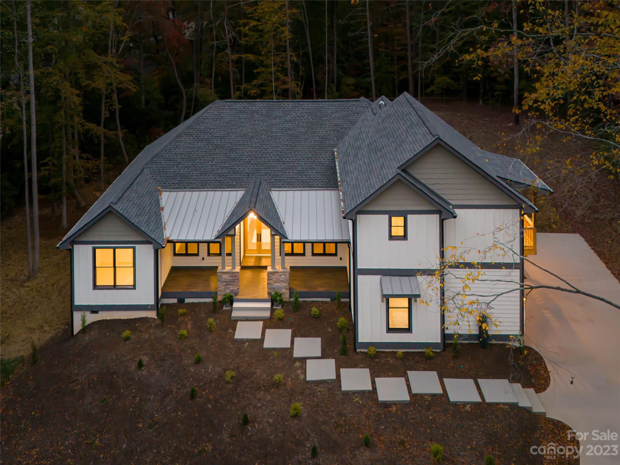 160 N Ridgeview Hill Drive Hendersonville NC 28791