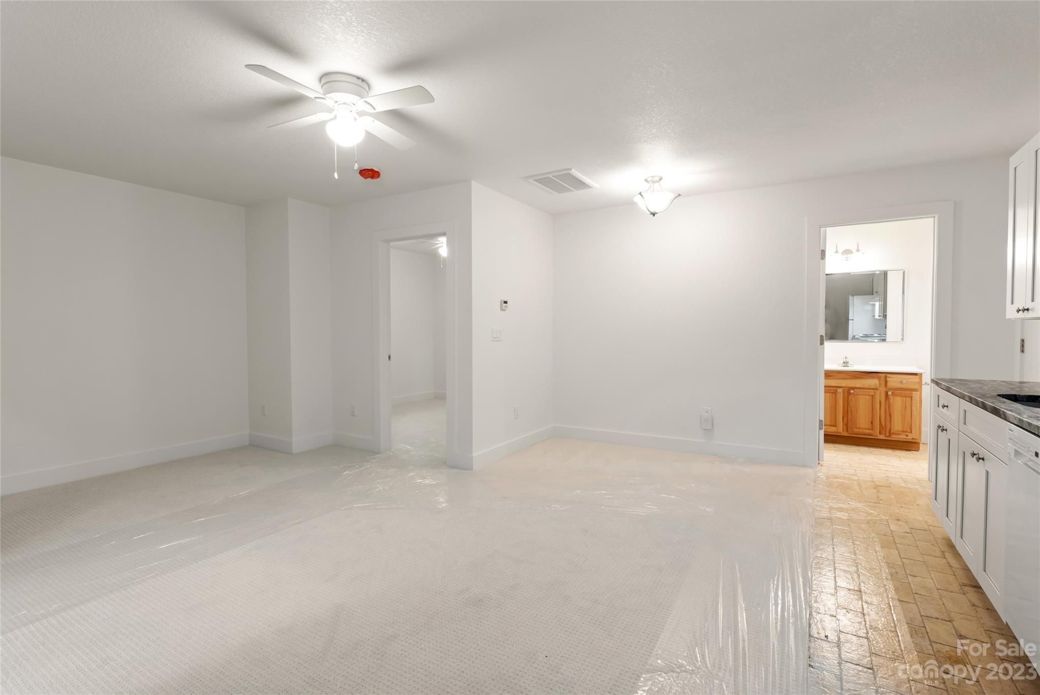 160 N Ridgeview Hill Drive Hendersonville NC 28791