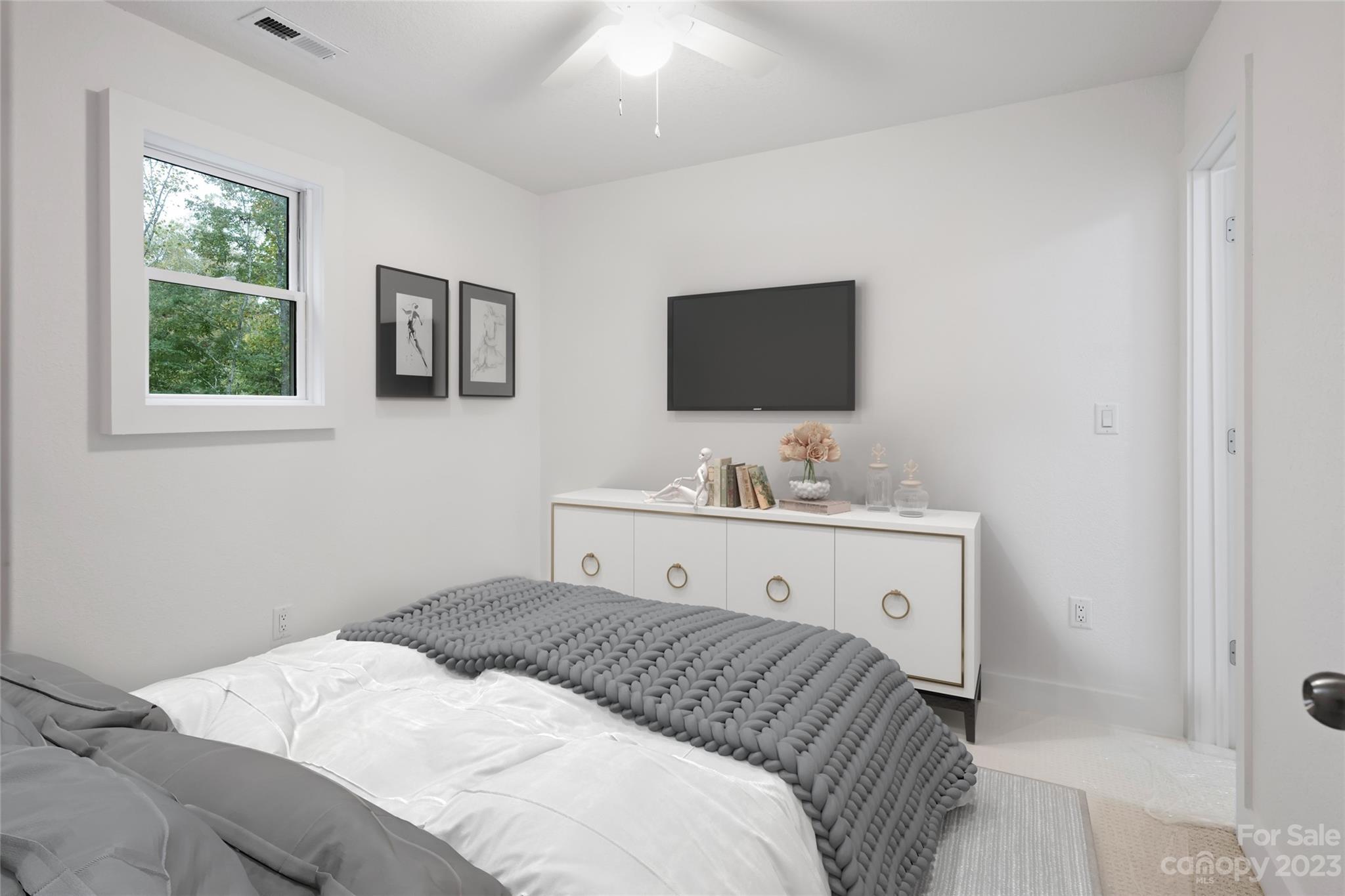 160 N Ridgeview Hill Drive Hendersonville NC 28791