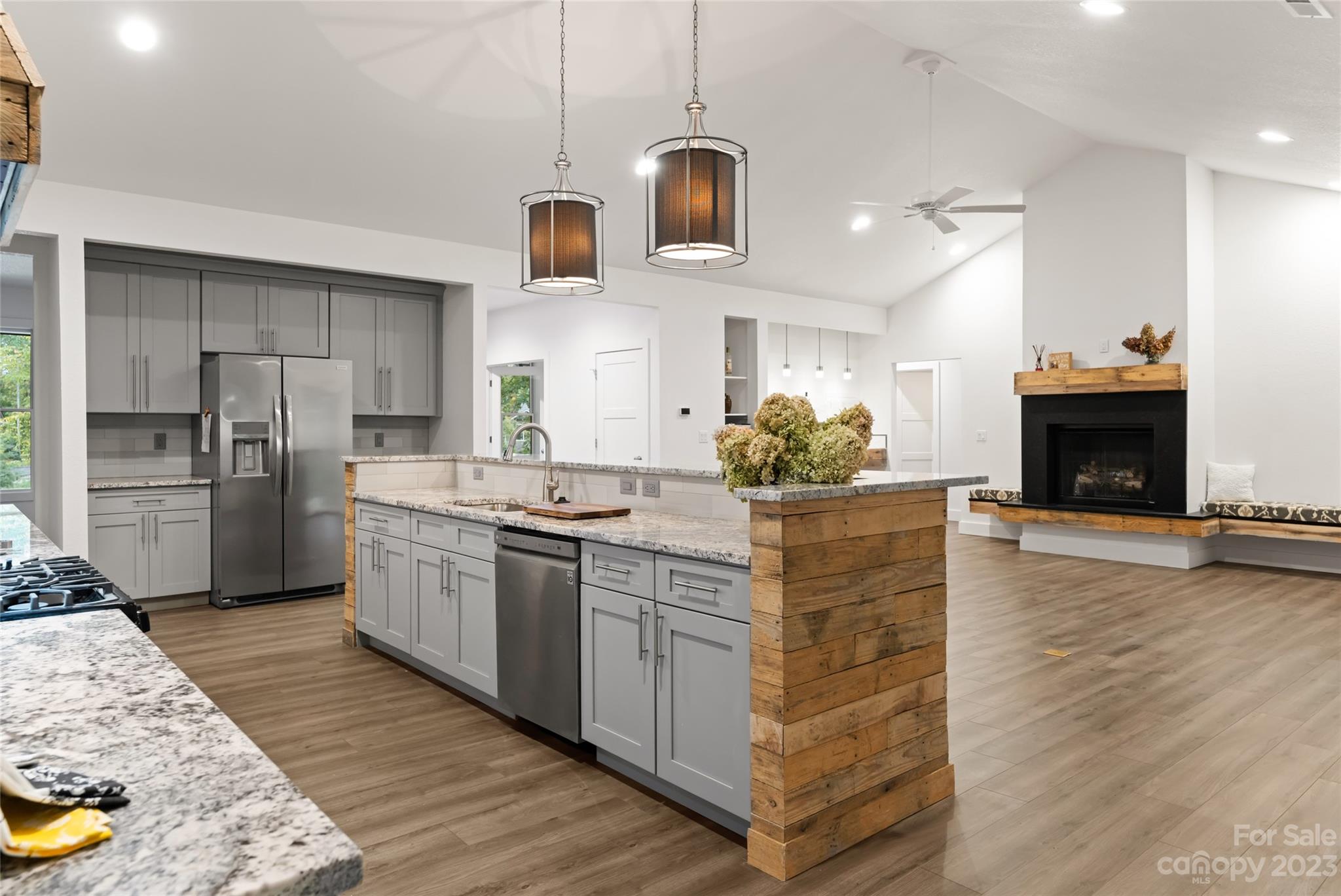 160 N Ridgeview Hill Drive Hendersonville NC 28791