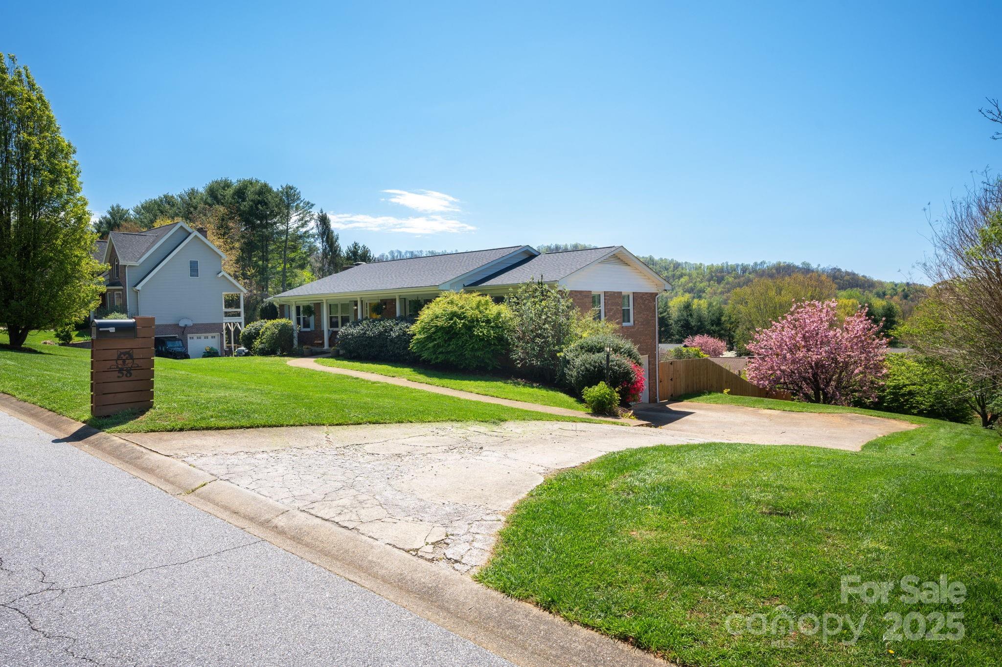 58 Braddock Way Asheville NC 28803