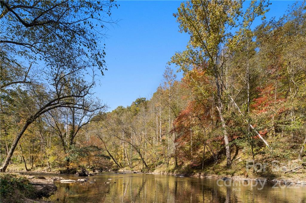 395 Redbird Drive Lake Lure NC 28746