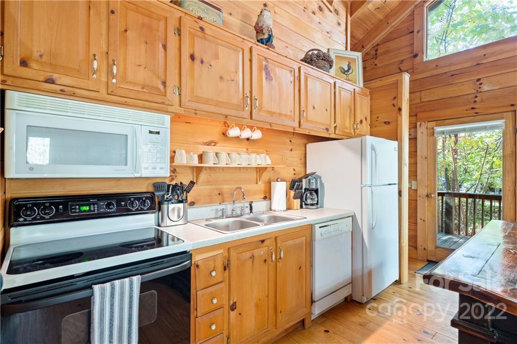 395 Redbird Drive Lake Lure NC 28746