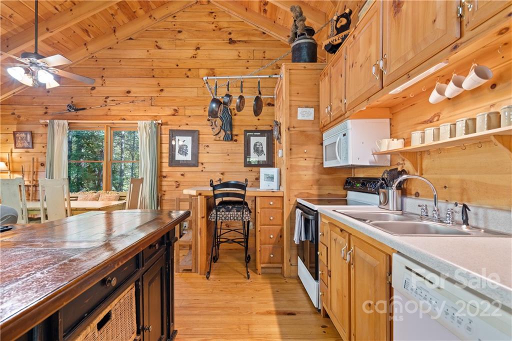395 Redbird Drive Lake Lure NC 28746