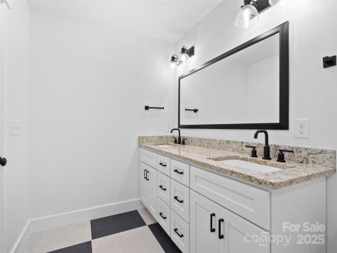 11 Riemar Lane Waynesville NC 28786