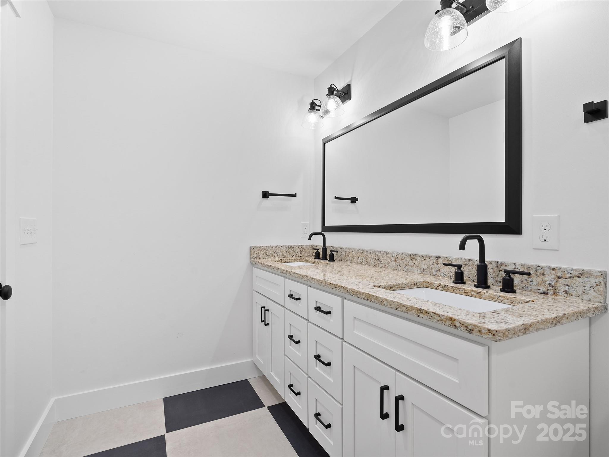11 Riemar Lane Waynesville NC 28786