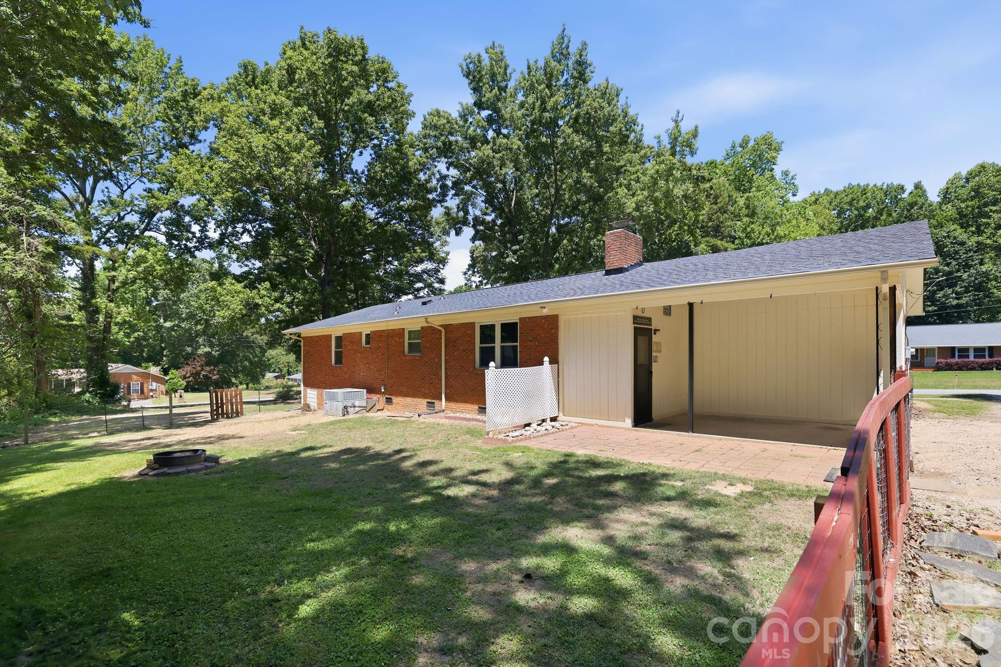 225 Middleton Avenue Matthews NC 28104