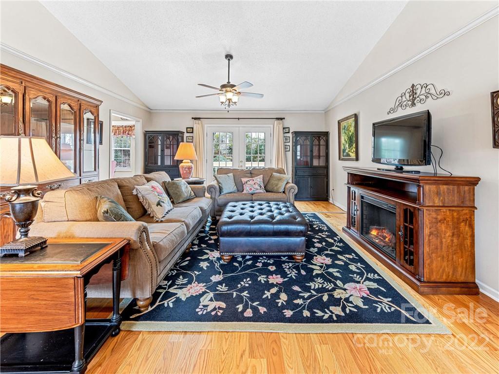 1421 Mountain Meadow Drive Hendersonville NC 28739