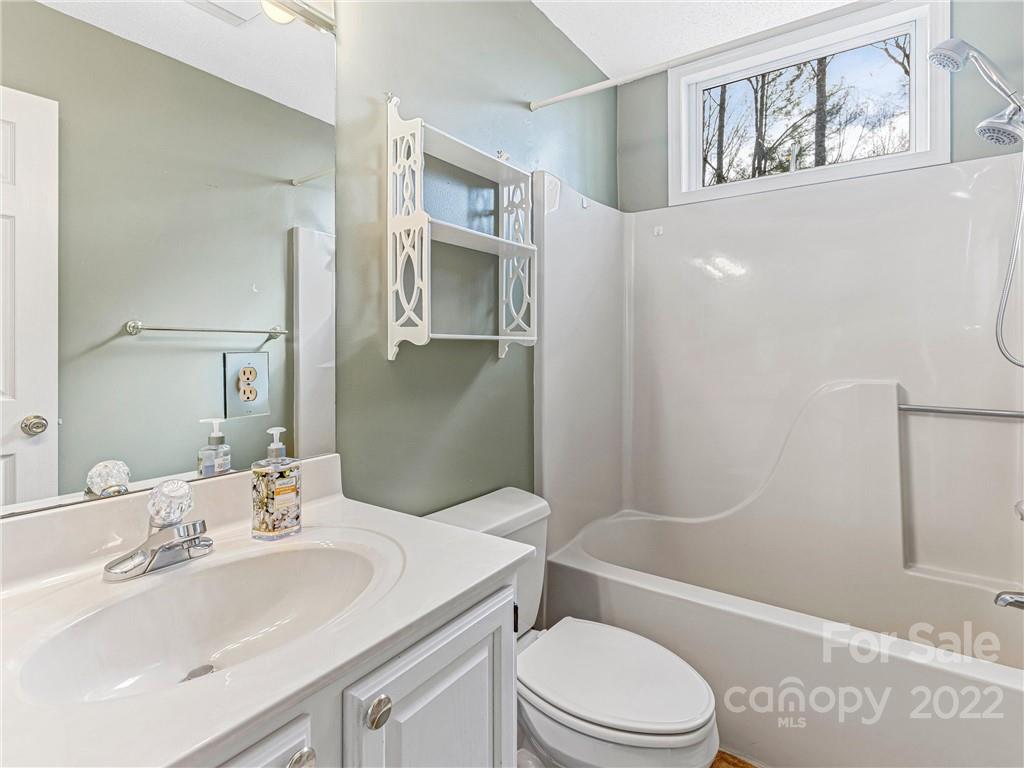 1421 Mountain Meadow Drive Hendersonville NC 28739