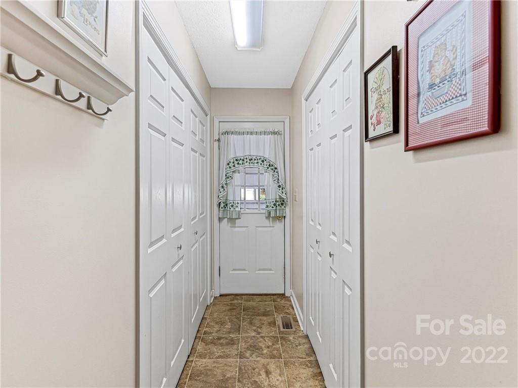 1421 Mountain Meadow Drive Hendersonville NC 28739