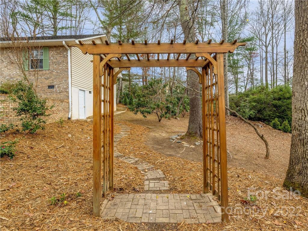 1421 Mountain Meadow Drive Hendersonville NC 28739