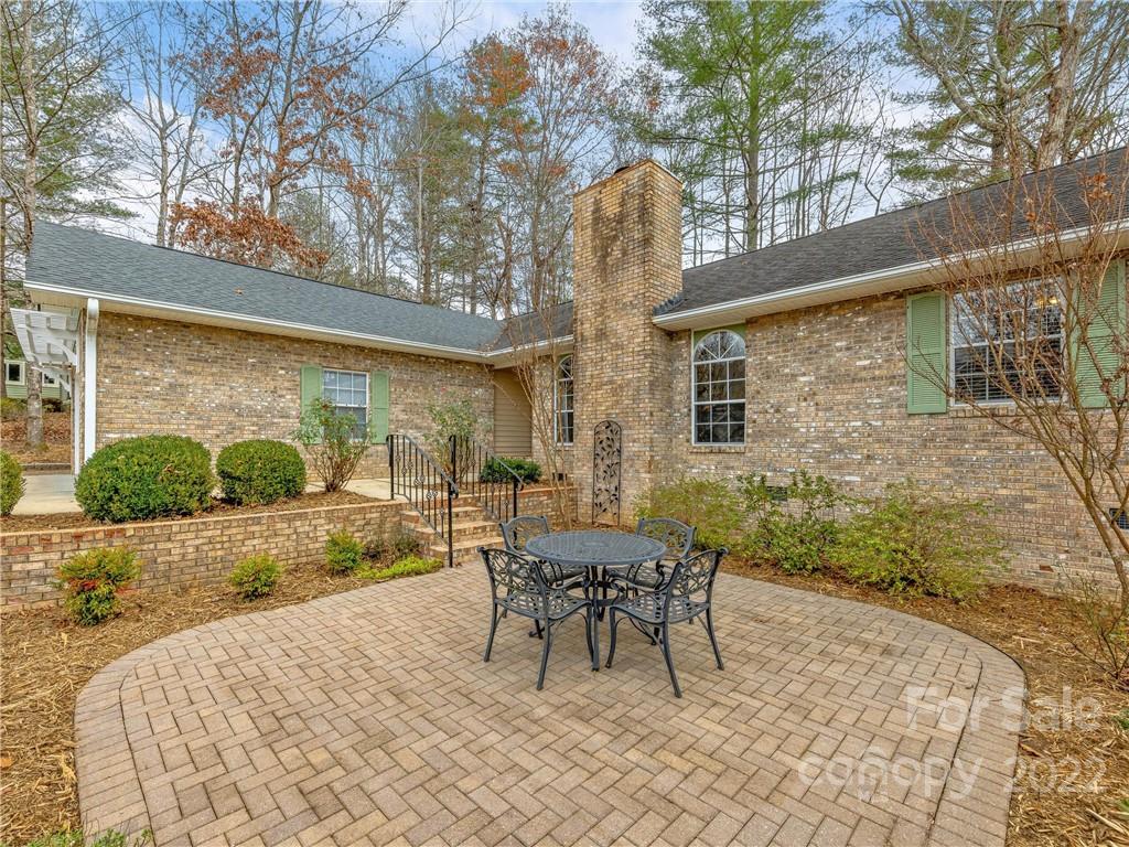 1421 Mountain Meadow Drive Hendersonville NC 28739