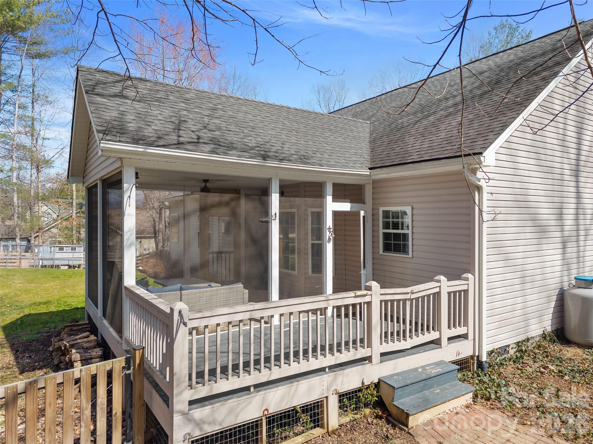 163 Oak Apple Lane Hendersonville NC 28792