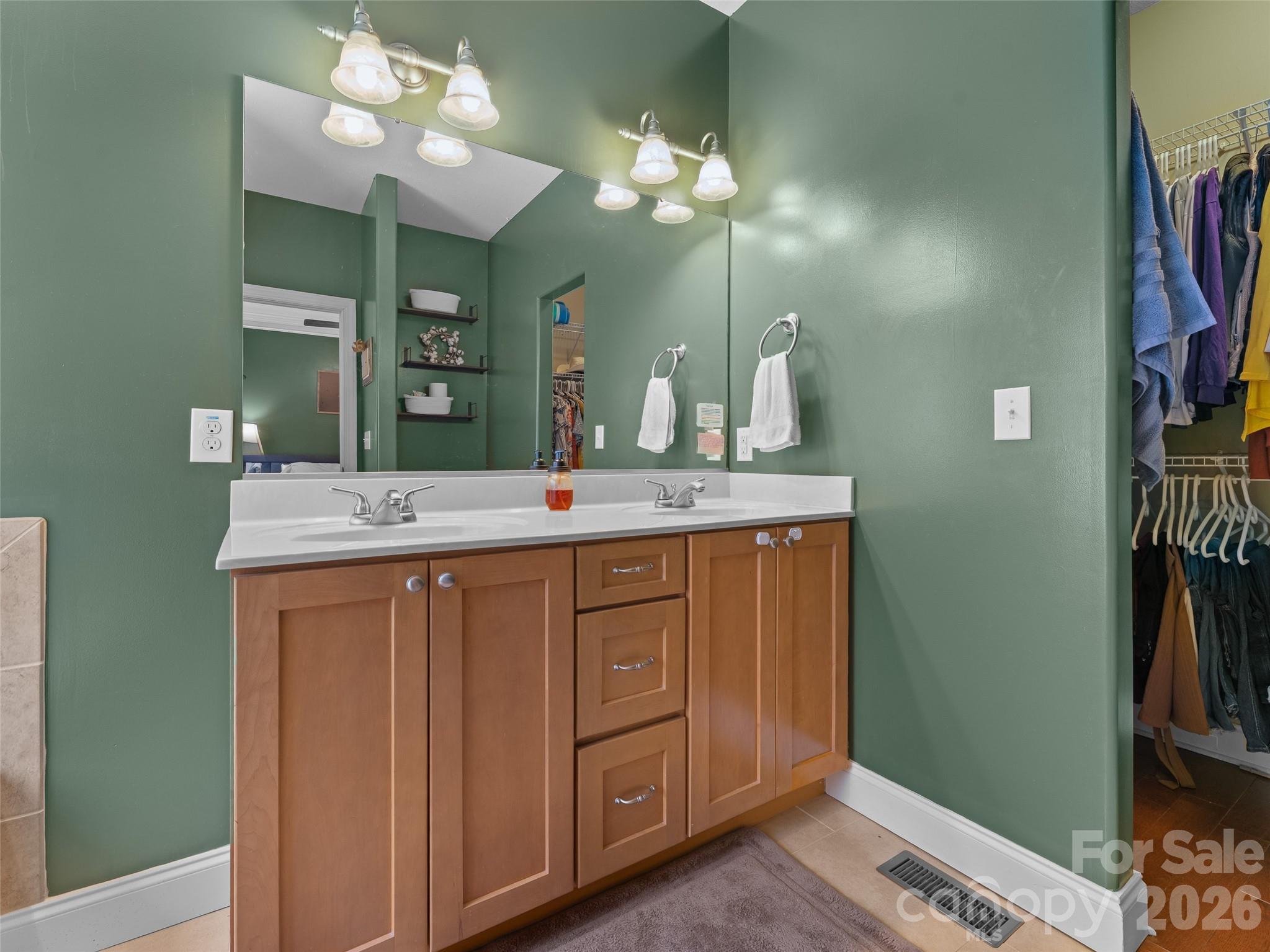 163 Oak Apple Lane Hendersonville NC 28792