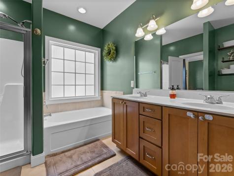 163 Oak Apple Lane Hendersonville NC 28792