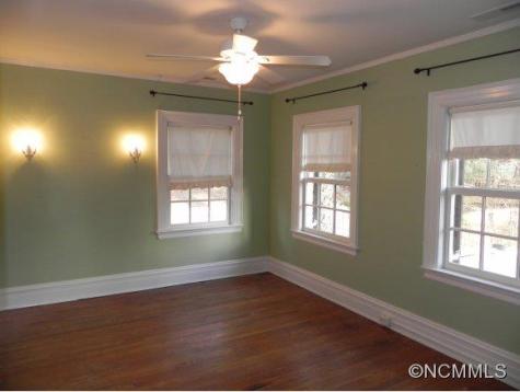 35 Oak Lane Asheville NC 28801