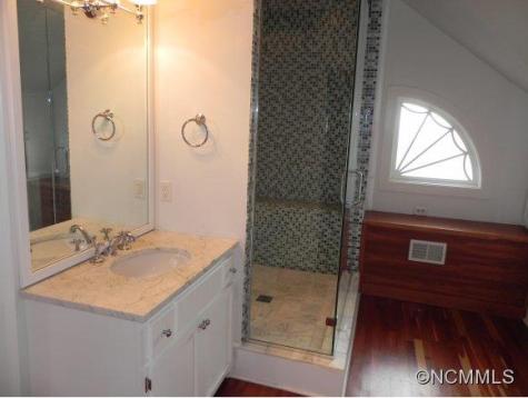 35 Oak Lane Asheville NC 28801