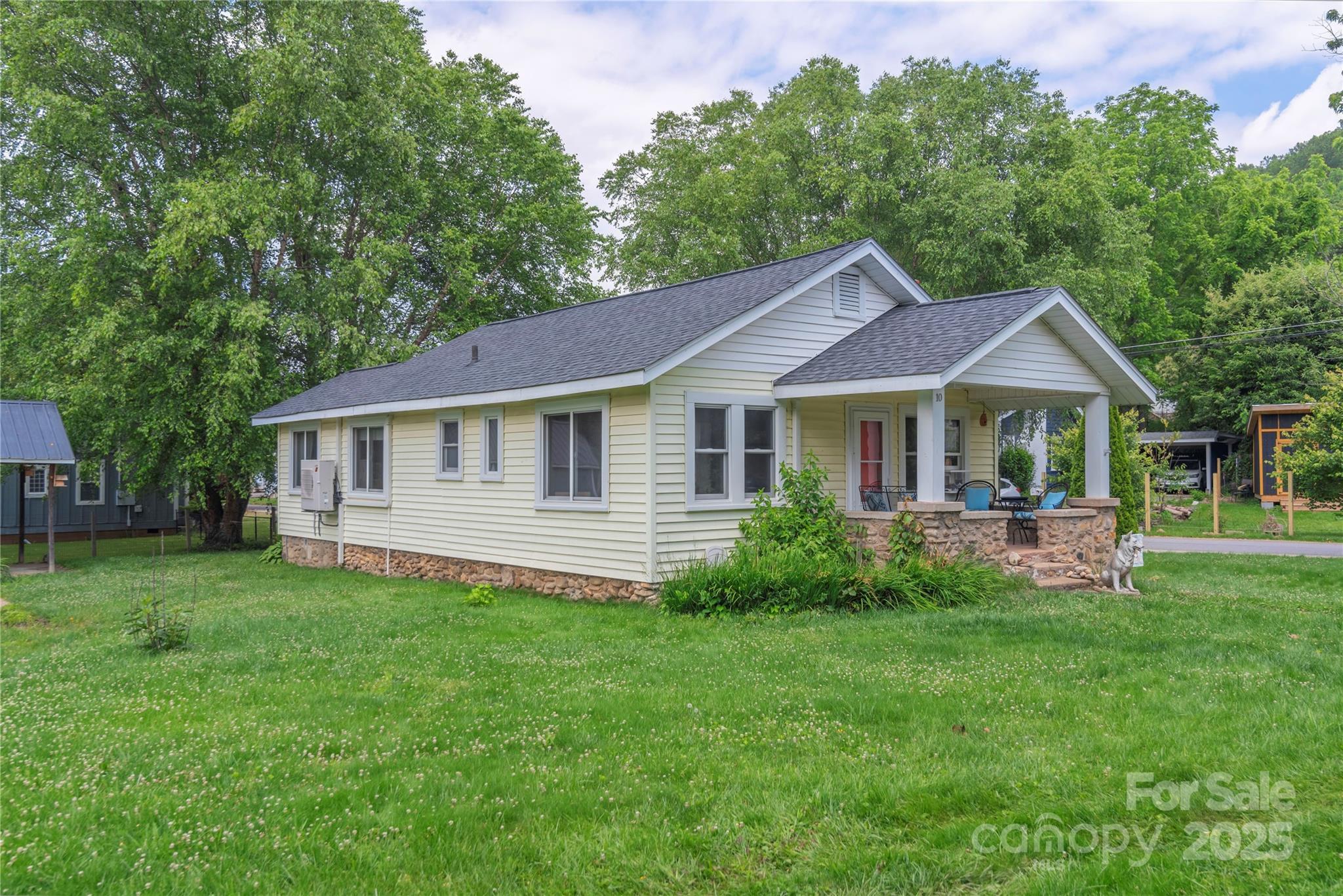10 Poplar Street Waynesville NC 28786