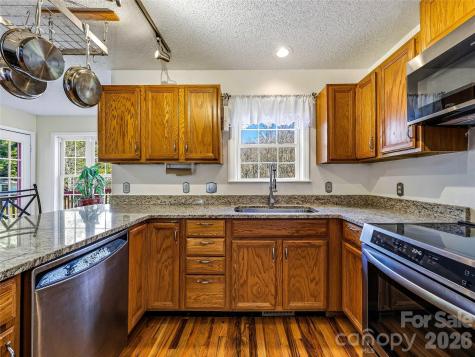 61 Rolling Hills Road Mills River NC 28759