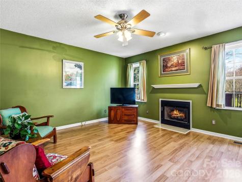 61 Rolling Hills Road Mills River NC 28759