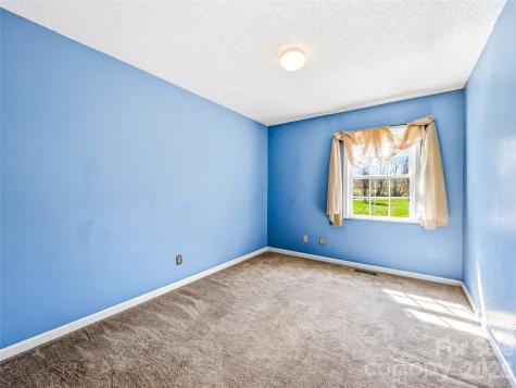 61 Rolling Hills Road Mills River NC 28759