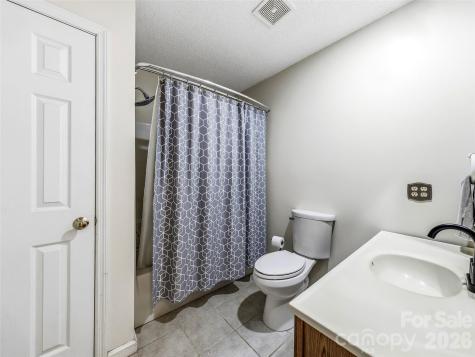 61 Rolling Hills Road Mills River NC 28759