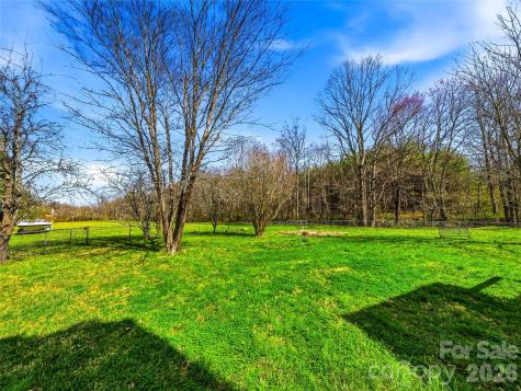 61 Rolling Hills Road Mills River NC 28759